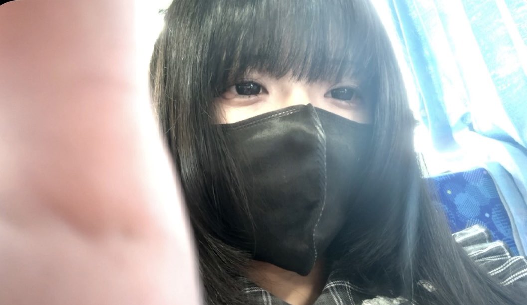 nu_ll09's tweet photo. メイクあまり上手くいかなくて萎えた日
#地雷系 #地雷系女子 https://t.co/npSzwl6S4f