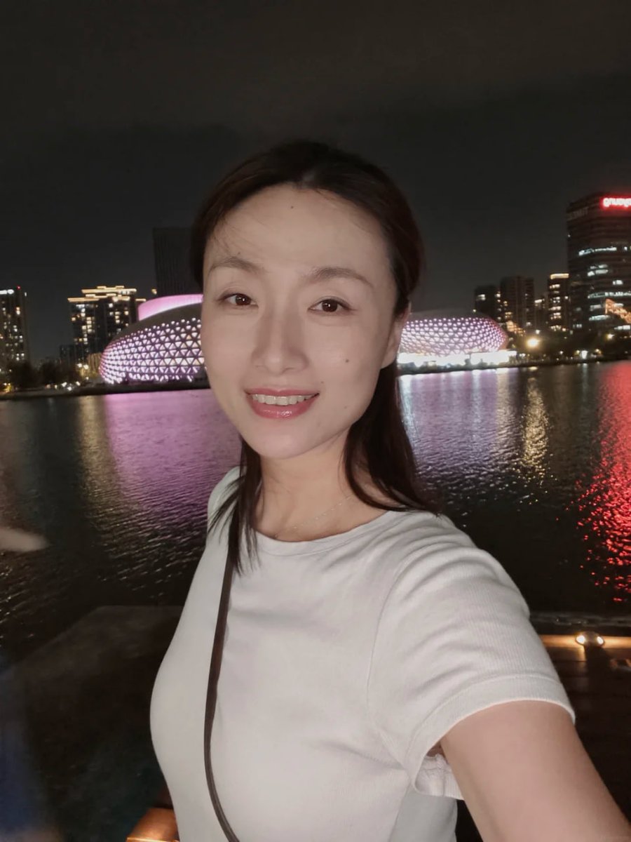 XDDtwuw's tweet photo. 老阿姨的年纪了，优雅与野性，才是熟龄女性最好的魅力，第一次来x有一块探讨的人吗？ https://t.co/VE0m9VUyhV