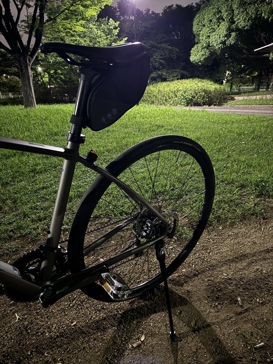hiro19740723's tweet photo. 初めての油圧ディスクブレーキ✨
ママチャリ気分で握ると、
急停車の圧が金玉を直撃するので危険ですよ。女の子になっちゃうかも🥸✨ https://t.co/xmVPv110AK