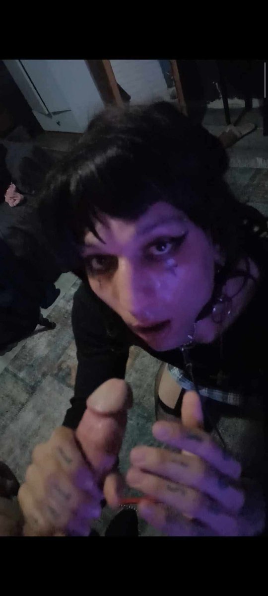 sissycdluna's tweet photo. İzmir 23 177 66 cd pasifim. Büyük aletli aktifler arıyorum mümkünse aracı olan fantezi seven https://t.co/E9HIDFIVLu