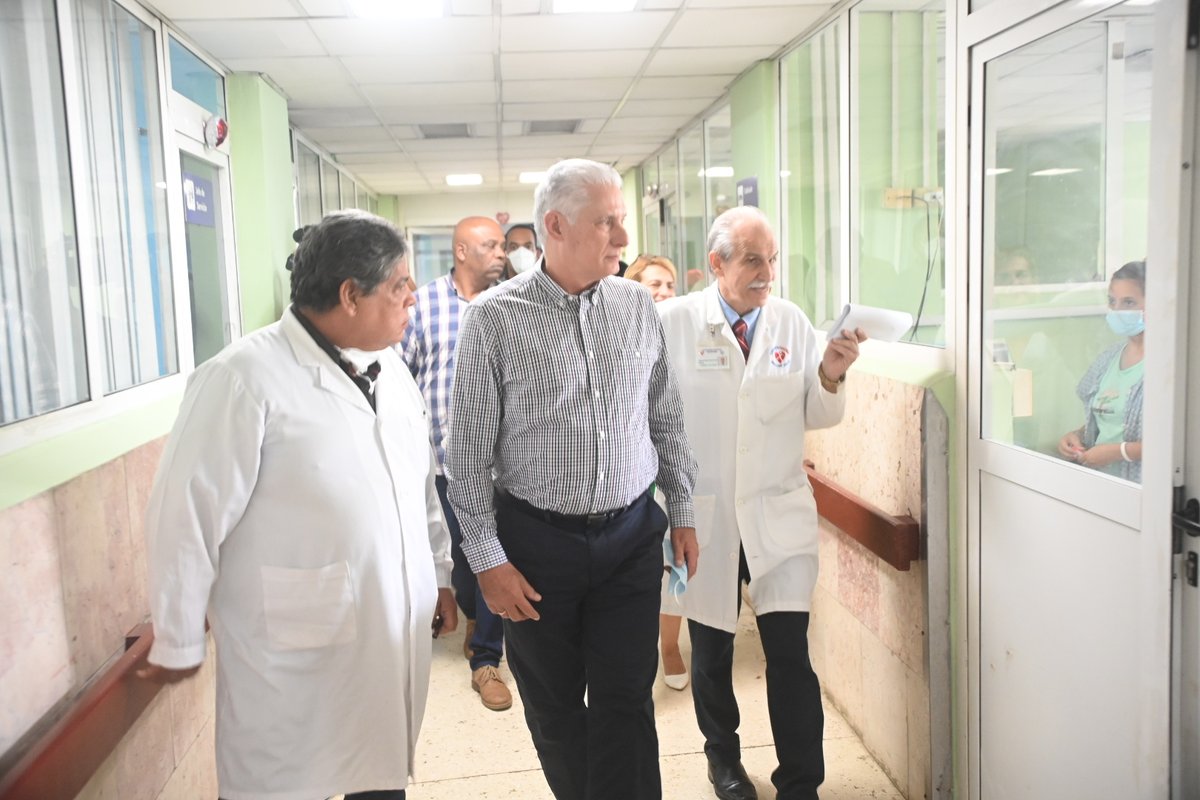 DiazCanelB's tweet photo. Ayer visitamos el hospital William Soler, un referente de la atención a las cardiopatías infantiles en #Cuba. Vi un colectivo que, pese al #BloqueoGenocida, no se ha dejado derrotar y se reinventa para cuidar a nuestros niños. Es el heroísmo cotidiano del sistema de salud cubano. https://t.co/HiRFEsGdeV