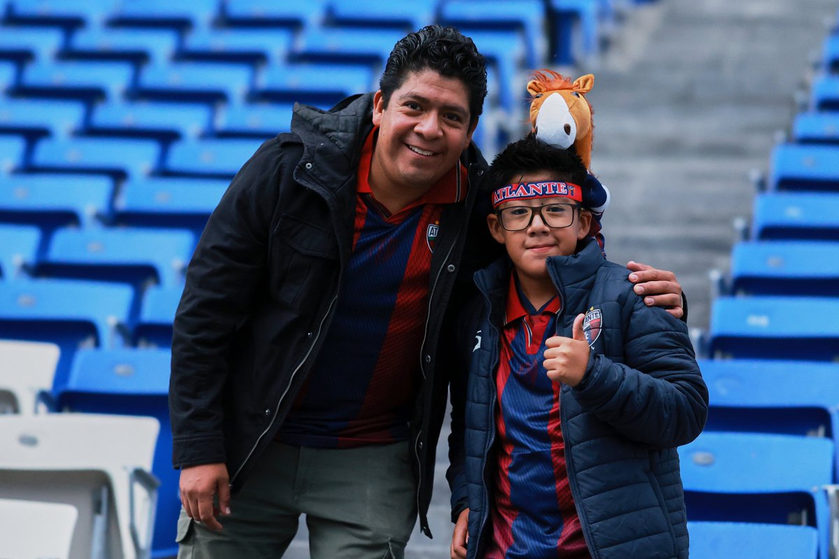 Atlante's tweet photo. A donde quiera que vayas, ahí estaré. ¡Siempre, Azulgrana! ¡Arriba el Atlante! 🔵 🔴

#LesGusteONoLesGuste 
#LesPrometimosVolver https://t.co/SC6rhnXvOp