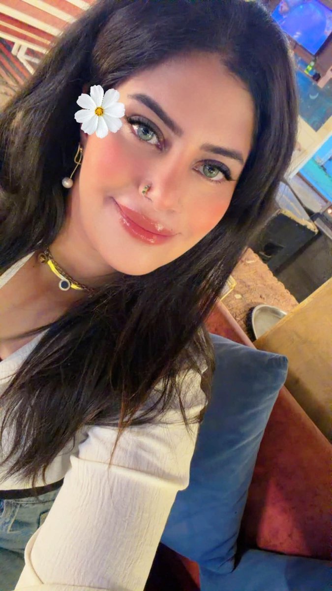 KRAZ5C's tweet photo. تانى أاحلى حاجه بعد ما تشترى دماغك انك تشترى بوكيه ورد ودستة جاتو وتيجي تتقدملي😅😎🫵 https://t.co/Ax0w98TeEw