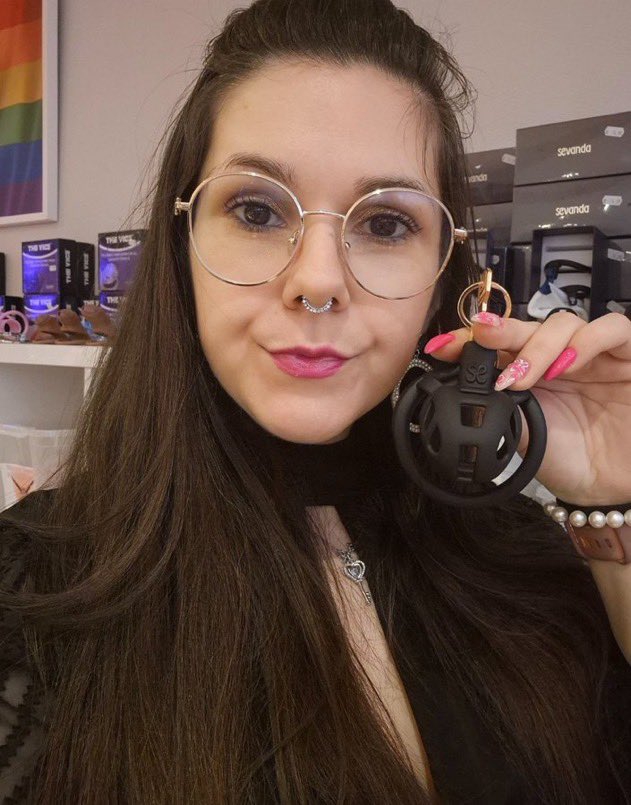 Diamond4MeNow01's tweet photo. Shall we start Locktober a bit earlier?

#chastity #femdom #findom #locktober #dominatrix https://t.co/BW4IKKma77
