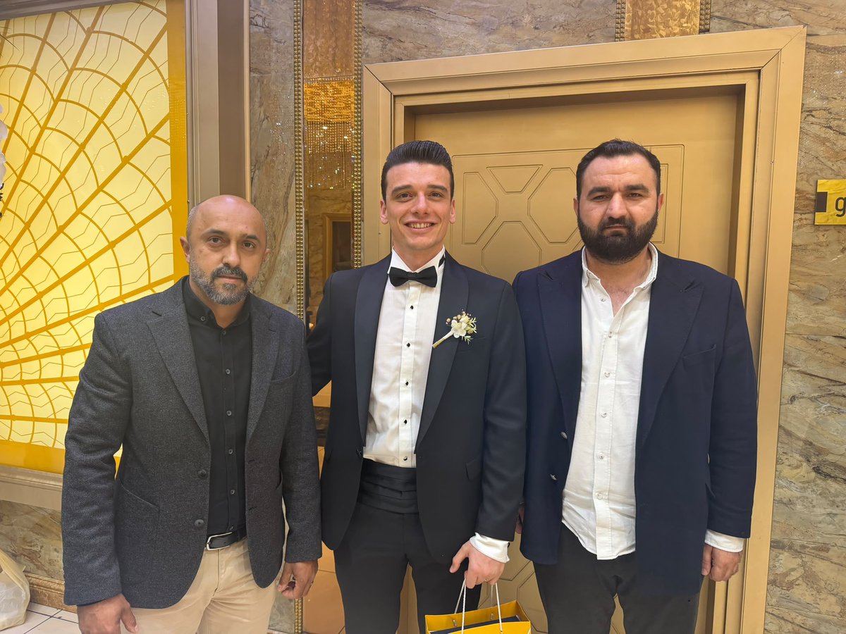 aksultanbeylim's tweet photo. İlçe Başkan Yardımcımız Sn. Mustafa Taşçı ve İlçe Yönetim Kurulu Üyemiz Sn. Yusuf İlhan, Önceki Dönem İlçe Başkanımız ve Genel Merkez Teşkilat Koordinatörümüz Sn. Ali Sevinç’in kıymetli yeğeni Doğukan ve Özge çiftimizin düğün törenine katılarak mutluluklarına ortak olduk. https://t.co/90IaAREI4G