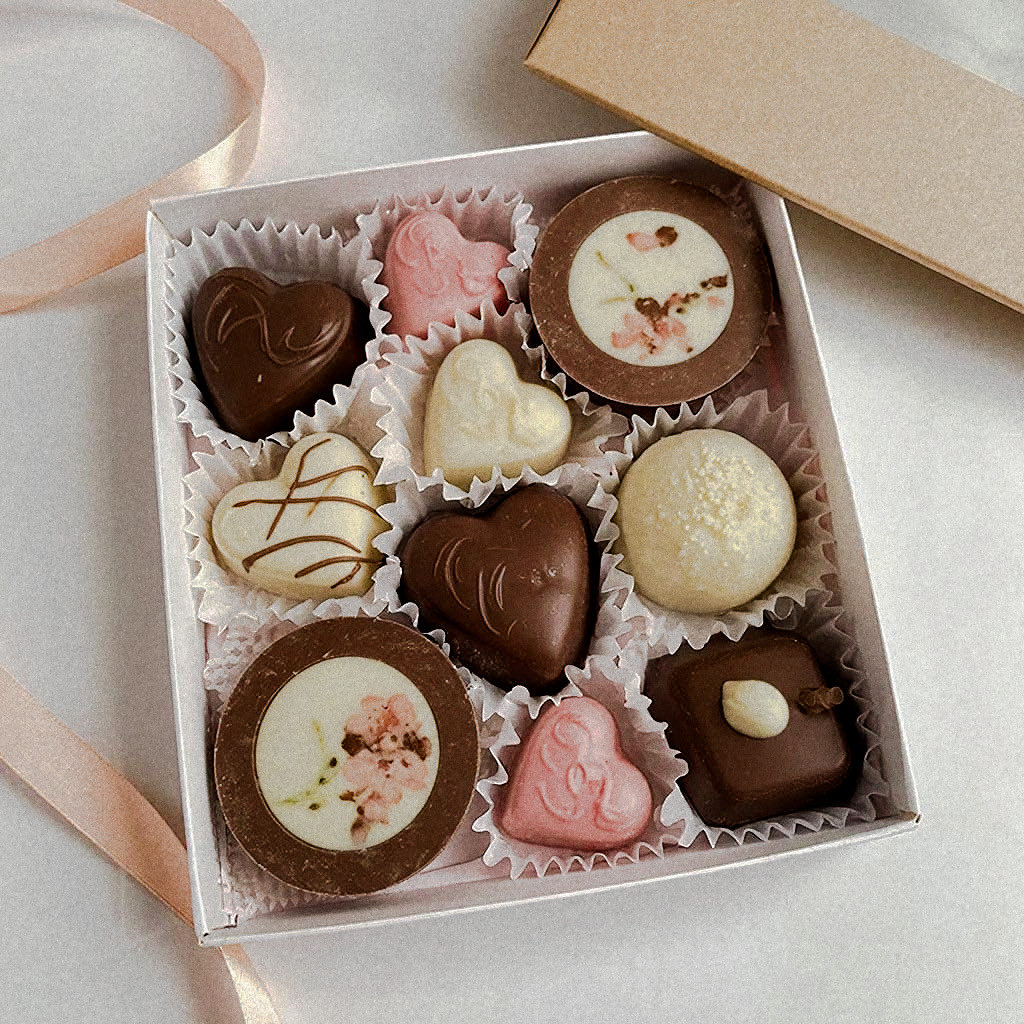 aetherionnews's tweet photo. ⠀ ⠀
⠀ ⠀ 𓂃 ❜୧ 𝒄ombo dɑ 𝒂mizɑde mɑis 𝒇ɑlsɑ !

꒰ doce de chocolate estragado
꒰ mini tortinha ruim
꒰ ursinho malvado
꒰ pulseira da amizade falsa https://t.co/up6IswQlpp