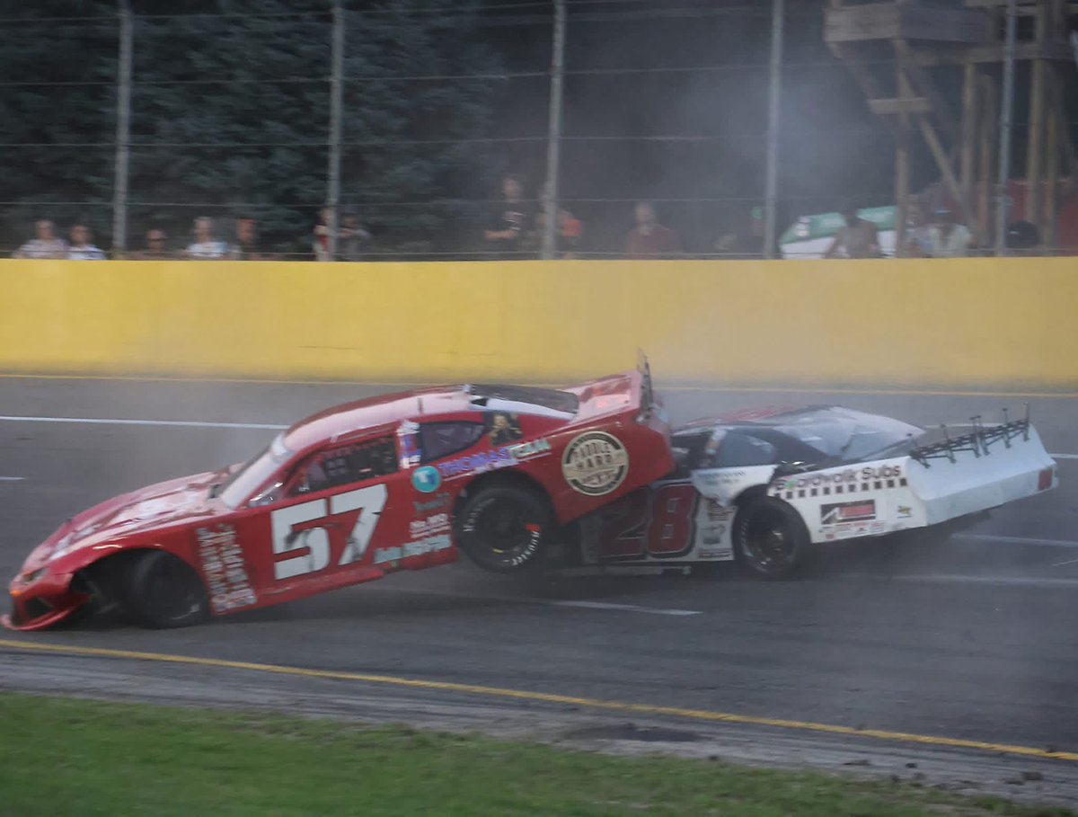 BerlinRaceway's tweet photo. Uh oh! 

📸: Tammy Frye - Geurink https://t.co/GIpwoupzcO