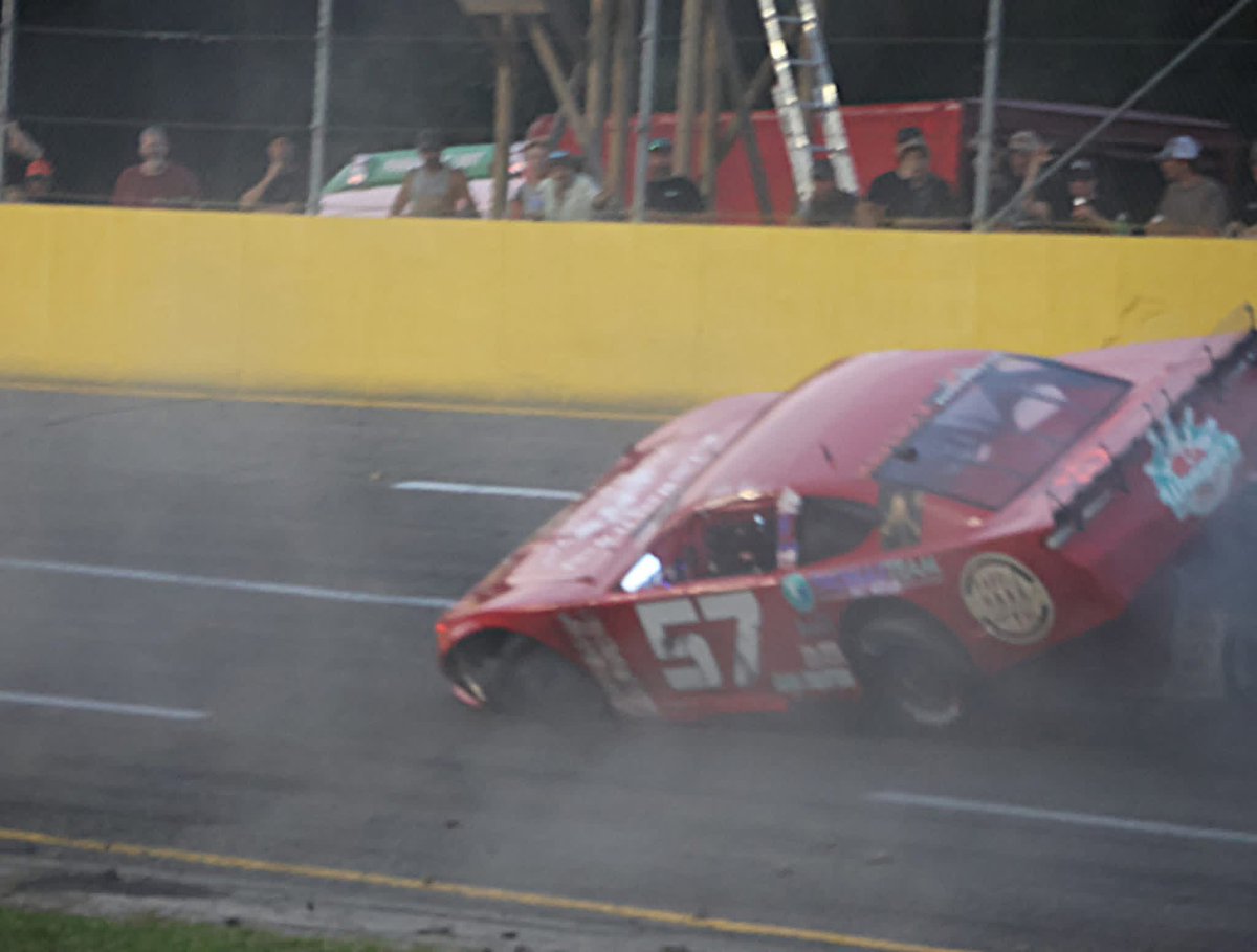 BerlinRaceway's tweet photo. Uh oh! 

📸: Tammy Frye - Geurink https://t.co/GIpwoupzcO