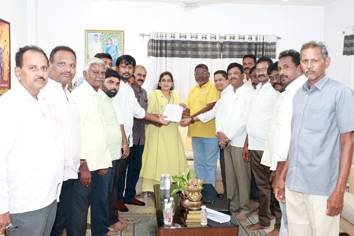 SureshJ5986's tweet photo. A humble request to JanaSena, TDP & BJP social-media influencers 🙏
How exactly was the land acquired by APIIC in Gorapudi? How were compensation and R&R implemented for the affected farmers? On what basis are works now being taken up on the land?
We request you to visit Gorapudi, speak directly with the affected farmers, examine the official records, and independently bring the facts of the land-acquisition process to the public.
We are not against development. People deserve transparency about how farmers’ land was acquired and whether compensation and R&R were implemented in accordance with the law.
Please take a closer look at the Gorapudi farmers’ issue. 🙏
@PawanKalyan @JanaSenaParty @JSPShatagniTeam
@ncbn @naralokesh @JaiTDP @iTDP_Official
@BJP4Andhra