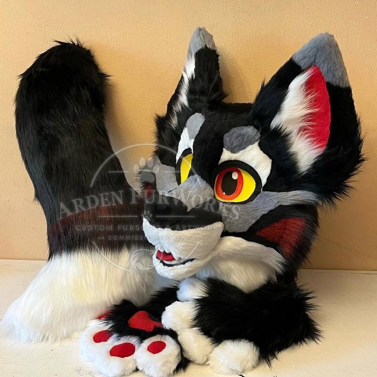 ArdenFurWorks's tweet photo. 🖤🐺Premade wolf fursuit mini partial🐺🖤

3D printed eyes

Handcrafted with lots of love

super soft

Has neck fur

lined

Luxury faux fur

Head, paws and tail

#furry #fursuit #fursuitforsale #furryhead #fursuitpartial #foxfursuit #wolf #fursuit https://t.co/8JbYmNqQJK
