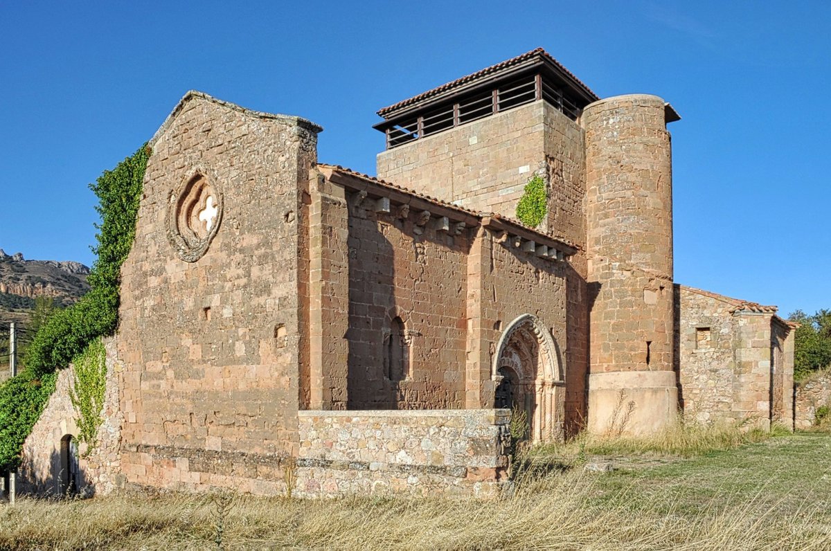 RomanicoEspana's tweet photo. Hace tiempo que no propongo un #CarreterasDelRománico, así que traigo hoy por aquí cuatro joyitas preciosas del románico burebano burgalés en apenas 20 kms:
San Fagún de Los Barrios de Bureba
San Andrés de Soto de Bureba
La Asunción de Navas de Bureba
San Martín de Piérnigas https://t.co/aXS3yQSWf3