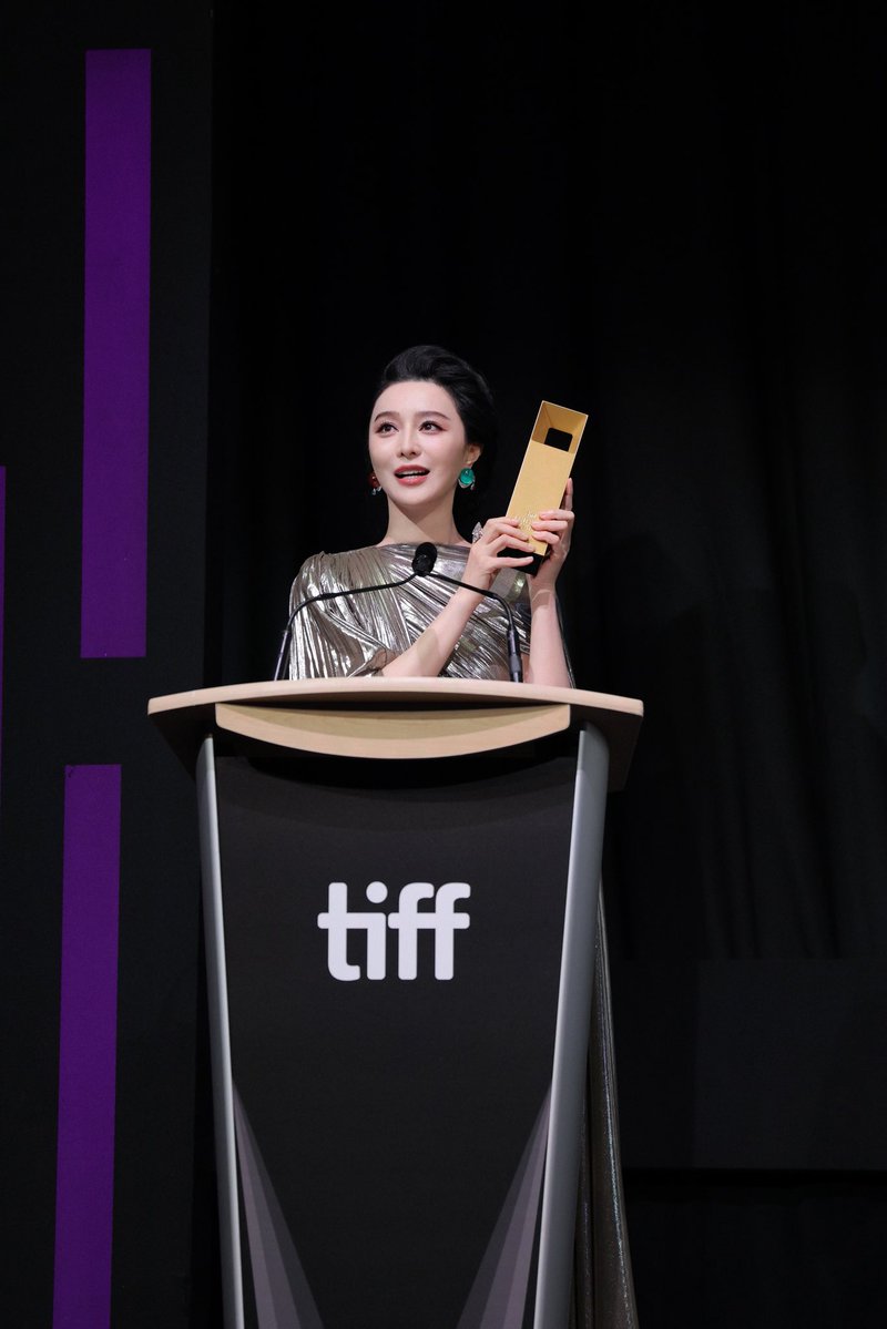 realBingbingFan's tweet photo. Thank you, Cameron Bailey and @TIFF_NET, for the TIFF Special Tribute Award.
My heart is full, and my journey continues. ❤ https://t.co/93HVtIIxEm