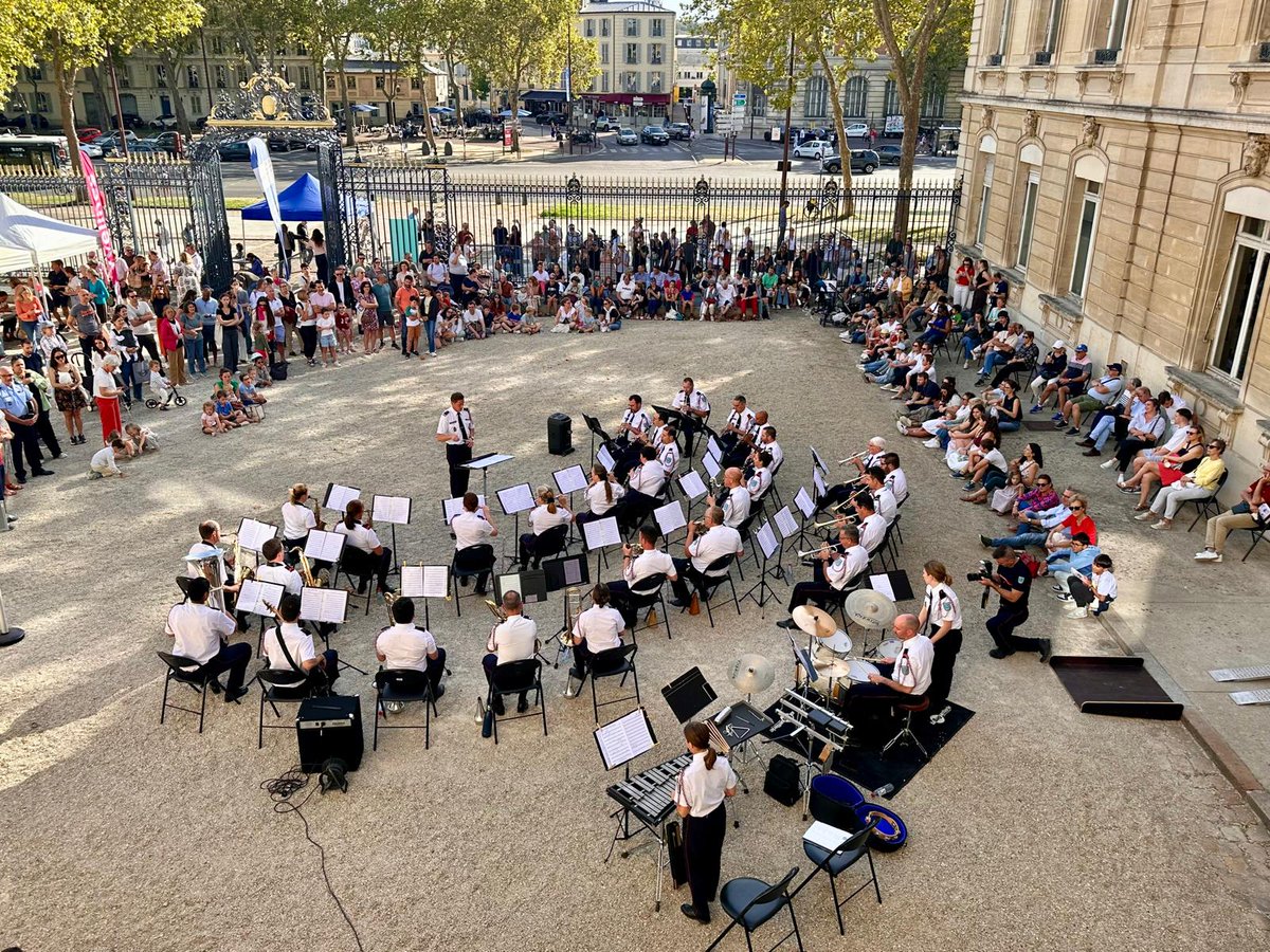 Image de Préfet des Yvelines : #JEP2026 | Vous avez été près de 1200 visiteurs à la Préfecture des Yvelines aujourd'hui ! Merci !