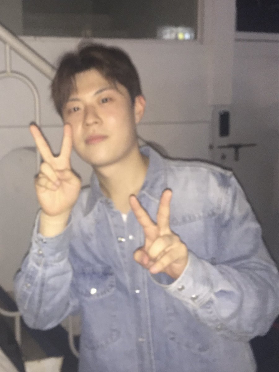 moree0726's tweet photo. ㅇㄴ진우 오늘 ㄹㅈㄷ예쁨!! 약간 목면두부 닮았다 https://t.co/KHKLVU07NX