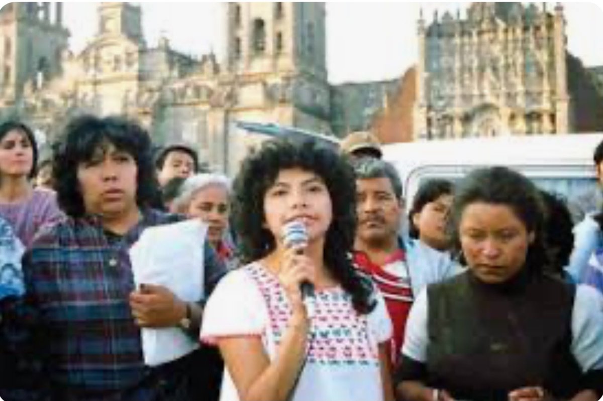 ClaraBrugadaM's tweet photo. Las costureras de San Antonio Abad nos enseñaron el verdadero significado de la solidaridad y la dignidad. Tras el sismo del 85, las autoridades no respondieron a la altura y los empresarios priorizaban rescatar la maquinaria frente a sus vidas. Frente a eso, las costureras unieron fuerzas para rescatar a sus compañeras de entre los escombros y exigir sus derechos.

Me siento muy orgullosa de haber acompañado esa lucha y también de que esa lucha nos haya acompañado durante toda la vida. Aquellos días junto a las costureras entendí que la política es una lucha sin cuartel contra la injusticia.