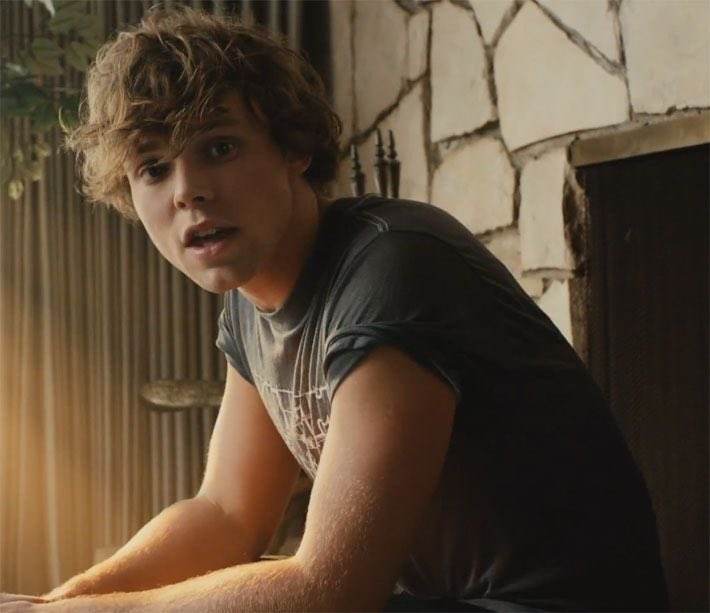 motionIIess's tweet photo. @7AlejandroR ashton used to be the cutest imo https://t.co/WXL0EVDGWD