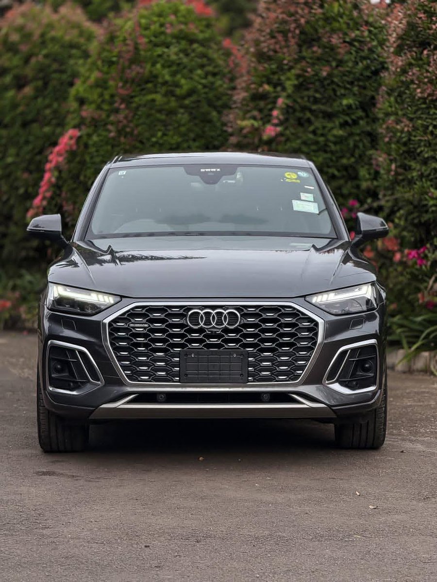 Romayengonhdg's tweet photo. AUDI Q5 S-LINE COUPE QUATTRO 2021
2.0 LTR DIESEL
Ugx 175million 
0705132341 0779520065 https://t.co/QTY3mbmc05