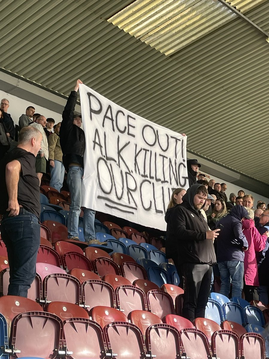 mickb95's tweet photo. What a shame, Karma's a bitch. #FOV #Foreverinourshadow #Rovers https://t.co/oApdEvT53V