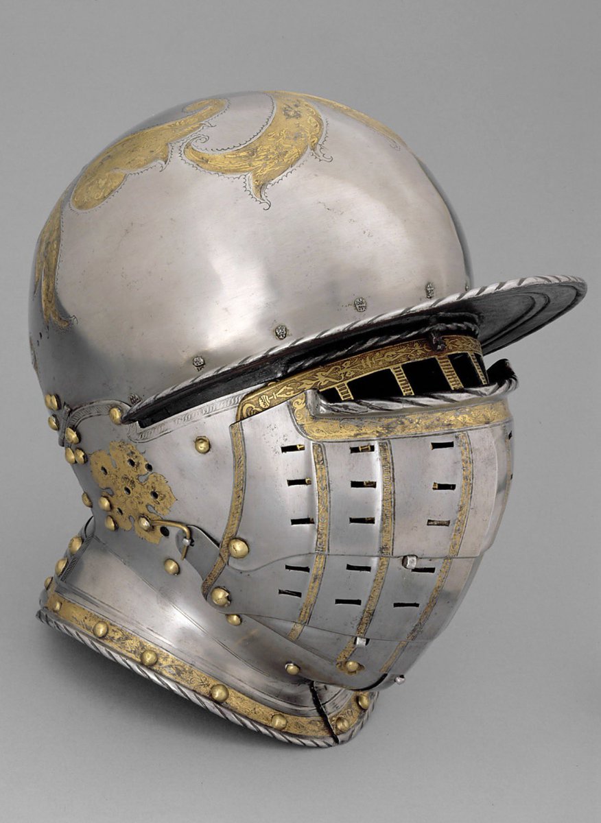 Argonaut1535's tweet photo. 🇵🇹🇪🇸🇩🇪👑Etched & Gilt Field Armor for the (Future) King Philipp II Habsburg (1527-1598) ca. 1544.

Made in Augsburg by Desiderius Helmschmied (1513-1579)

Charles V commissioned this armor from his Augsburg court armourer Desiderius Helmschmid in 1544 for his then 17-year-old son Philipp. The armour was once part of a large garniture, additional pieces of which have survived in Madrid (Real Armería, invs. A 189 et al).

In 1571, the imperial diplomat Adam of Dietrichstein journeyed to Austria, bringing with him this armour and another one made for Emperor Charles V as gifts from Philip II, King of Spain, for Archduke Ferdinand II. 

Dietrichstein was accompanying Archduke (later Emperor) Rudolf II and his younger brother Ernest, who were returning to Austria after a lengthy sojourn at the court of their uncle, Philip II.

Back in Austria there seems to have been some delay in transporting these two armours from Vienna to Innsbruck, because the following February we find Ferdinand impatiently enquiring about them. 

He asked for them to be ‘carefully packed’ (gut verpackt) and to be dispatched to Innsbruck immediately. They seem to have arrived in the spring of 1572 and were installed in the Armoury of Heroes at Ambras Castle. 

Philip’s armour was first listed in the 1583 inventory as ‘Philip II, King in Spain. 

A white cuirass with gilt and etched bands’ (Phillipus der Ander, könig in Hispnia. Ain plankher khürisz mit verguldten und göczten reifen).

Today, Philip’s armour is displayed without a helmet because whoever packed the pieces in Madrid in 1571 packed the wrong helmet. 

The helmet mistakenly dispatched to Vienna is a close burgonet (Kunsthistorisches Museum Vienna, Imperial Armoury, from the so-called Algiers Garniture made for Charles V around 1540 that also remains in Madrid.

Height: 167 cm Weight: 18 kg
