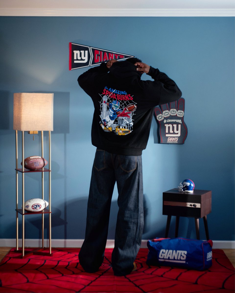 darkhorsejps's tweet photo. Grew up a Giants fan. Now Dark Horse just dropped a collection with Brian Burns. @Fire_Burns99

Still doesn’t feel real.

For all the Giants fans on here, use code JOHN10 for 10% off today.

https://t.co/3DMEzs5wou https://t.co/vsy0Ix7dBB