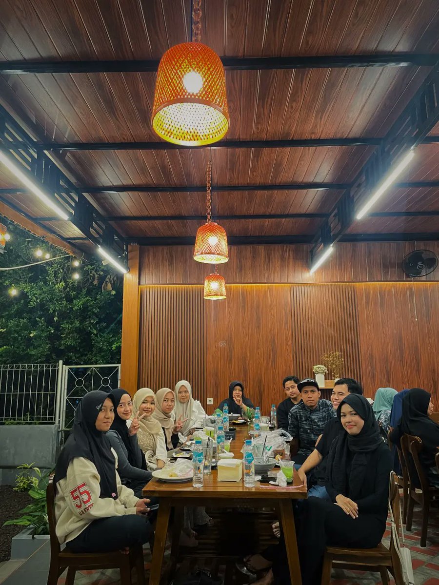 NickiStagles's tweet photo. A warm iftar, flowing conversations, and laughter that comes easy. Thank you for choosing Bhumi Joglo Coffee for your Ramadan moments. Let’s plan your next iftar here too. https://t.co/HbQyKqiiqm