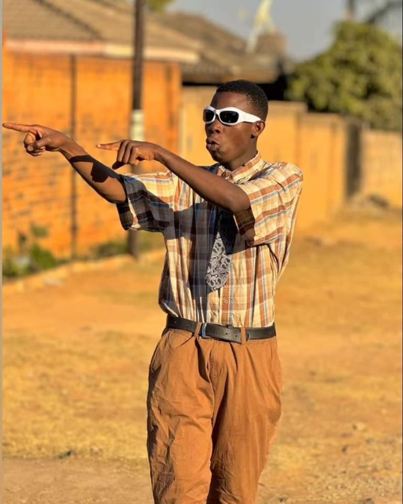 bosskimhucci's tweet photo. Account less than 40k followers 

Drop an emoji  🇿🇼 🇿🇼 and ngatimboteveranai. 

20-100 new followers guaranteed.📝

RULE: Repost 🔁, like ❤️, comment ✍️ and follow everyone who liked your comment

Let's Gain Mutuals 👇

Follow @bosskimhucci https://t.co/5yaFesn0Ku