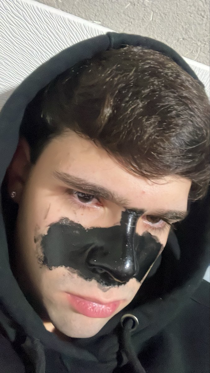 Frandrickk's tweet photo. Face mask day https://t.co/tTs6OC33Pl