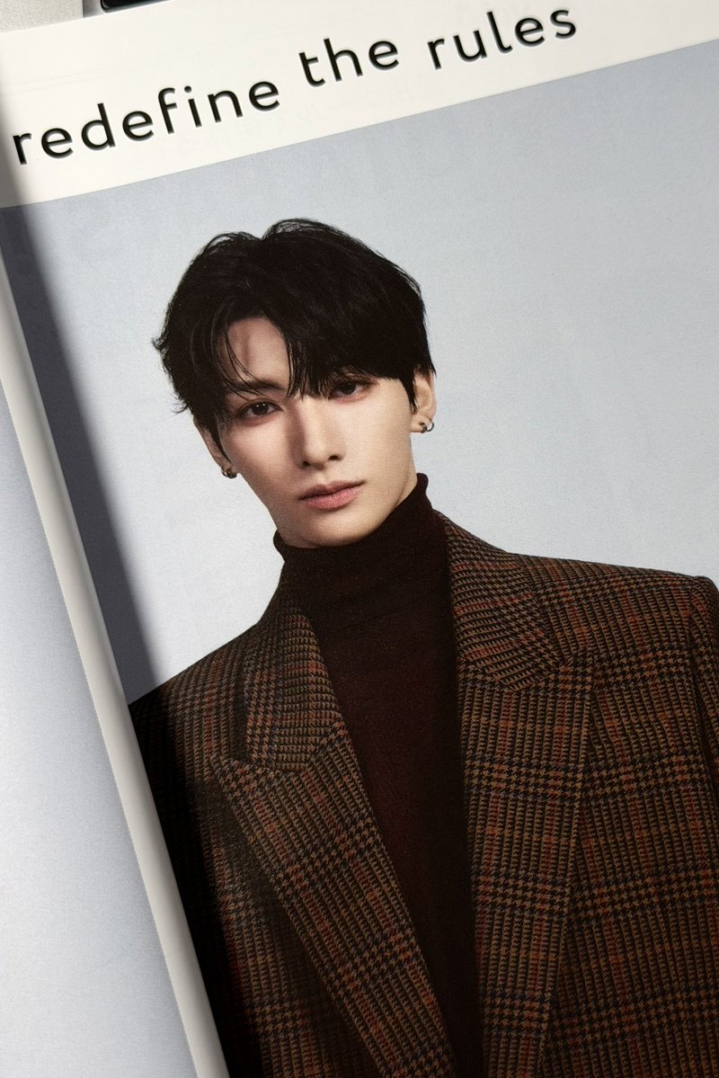 Diary__Quinn's tweet photo. GINZA MAGAZINE  2025年十月号

もうすぐ秋の季節ね🍂
ユウはセーターがとても似合ってる^_^
完全にイケメンだ🫶🏻
あまりにも完璧なので、ぜひみんなで共有したいですね🖤

#NEXZ #YU 
#ユウ #유우 
#ネクスジ #넥스지 https://t.co/wc9N6ZQutz