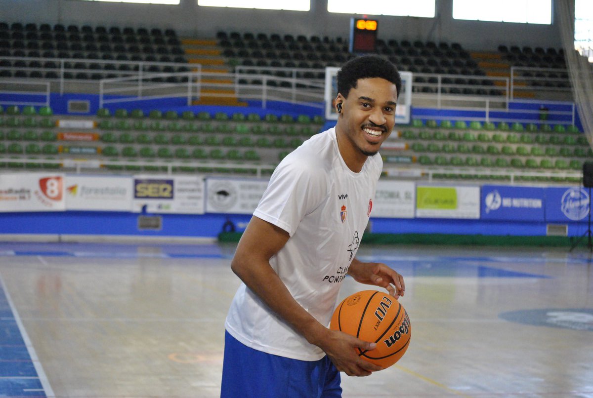 baloncestoSDP's tweet photo. ¡¡Calentamos!! 🔥 

#25AñosCDP #SomosSDP https://t.co/oDkaRMHLPn