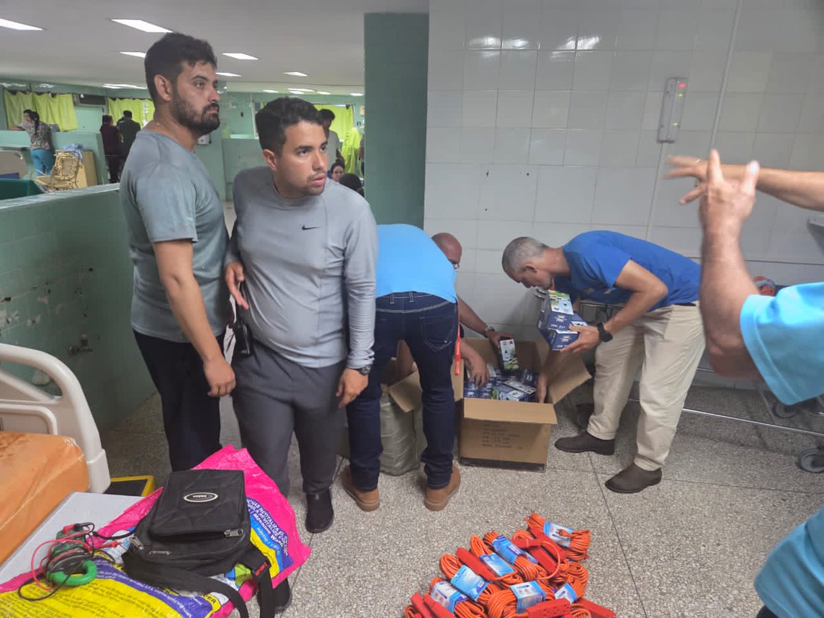 MilaxyA's tweet photo. 👶  Esto sucede en el Hospital Pediátrico Provincial José Luis Miranda de Villa Clara.

   La respuesta de diversos actores económicos de la provincia es el abrazo y el amor entre cubanos y cubanas.

   #VillaClaraConTodos
   #TumbaElBloqueo https://t.co/syMXW7b6FG