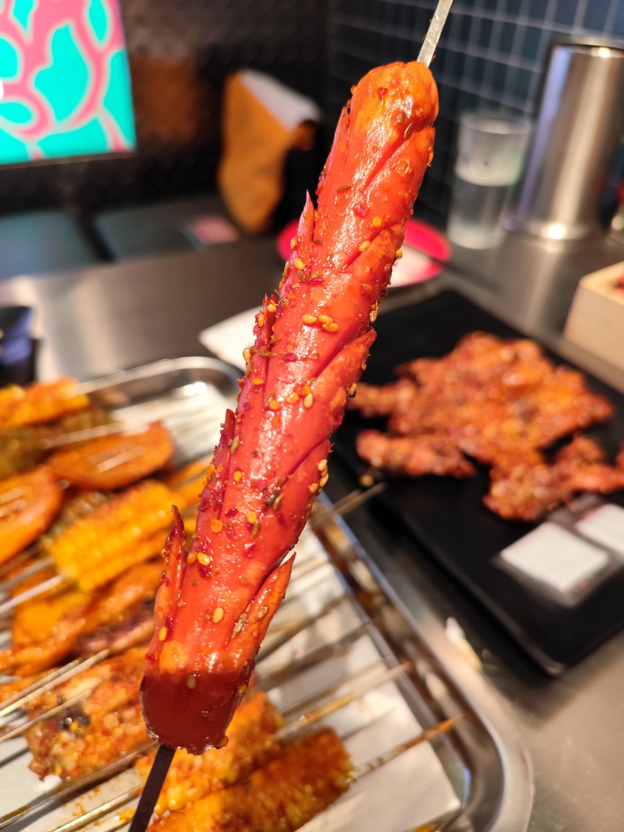 aellf954830's tweet photo. Craving late-night street vibes This crispy fried potato skewer with savory seasoning hits different ， https://t.co/OMpRxBoHAa