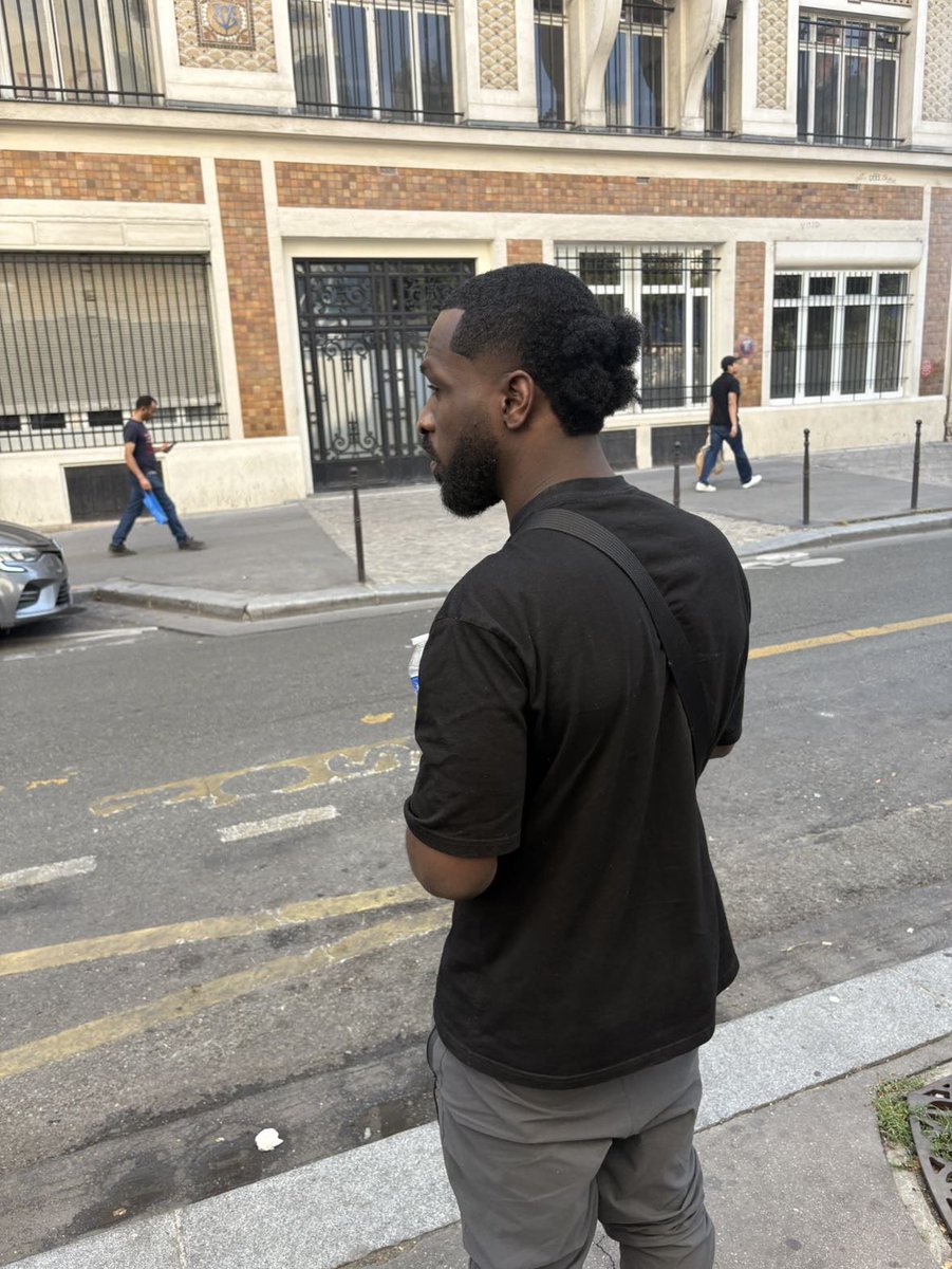 IGOTRIBU93's tweet photo. Eh la coupe c’est une D1GRIII la Tribu 🤣🤣🦇🦇🦇 TribuCut ✂️💈 https://t.co/bIqrTnOXXD