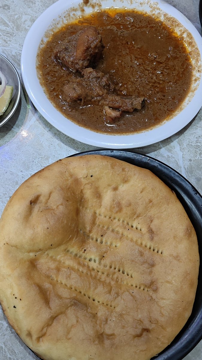 Mighty_Seep's tweet photo. The rich chicken korma with fresh, fluffy taftan and fragrant biryani—absolute perfection. 🤌✨ https://t.co/Qf4erIob9d