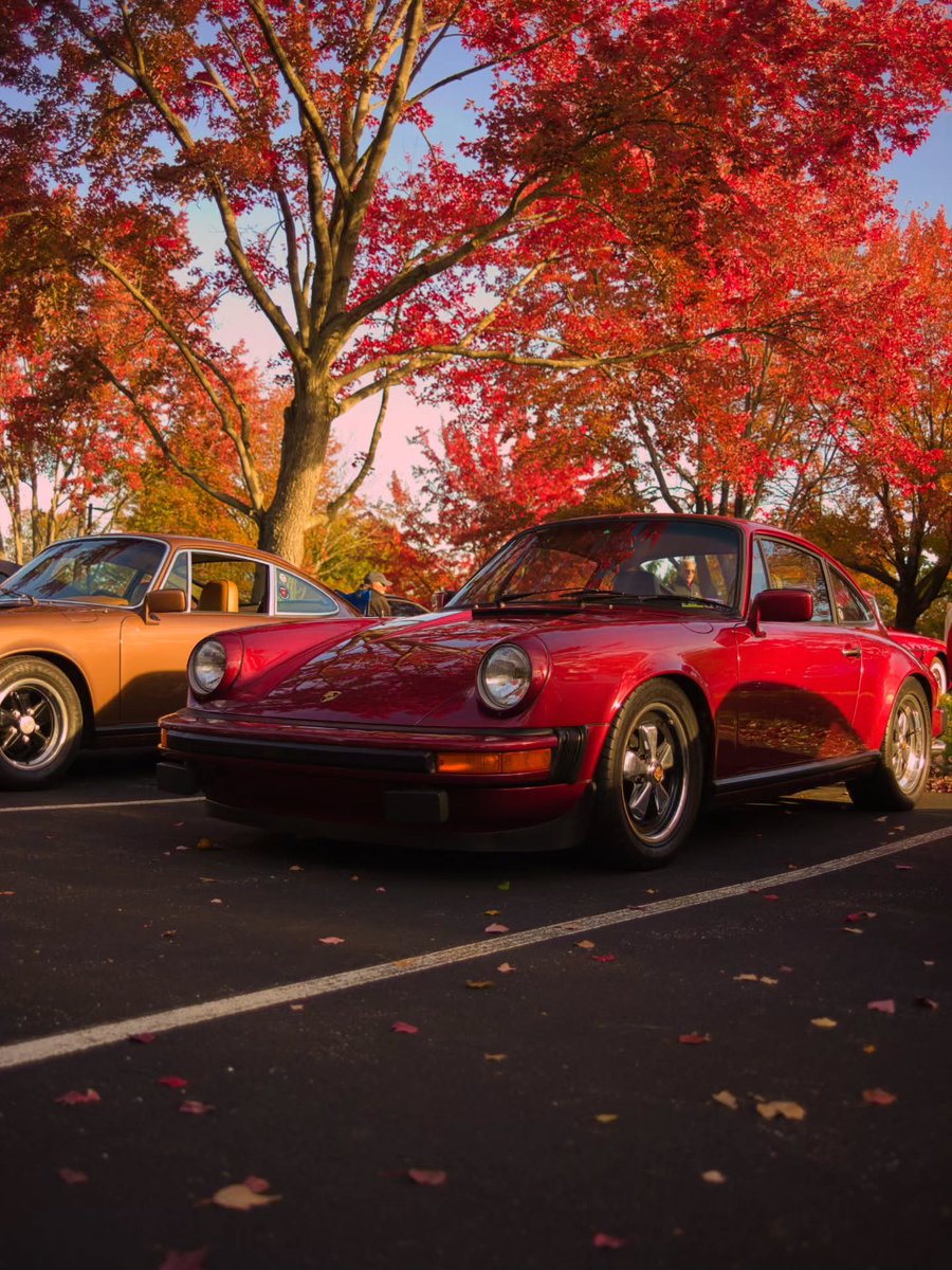 HirokoDemb6h's tweet photo. Great weather and cool cars—there’s no better way to spend a Sunday. https://t.co/9W4DR3crUe