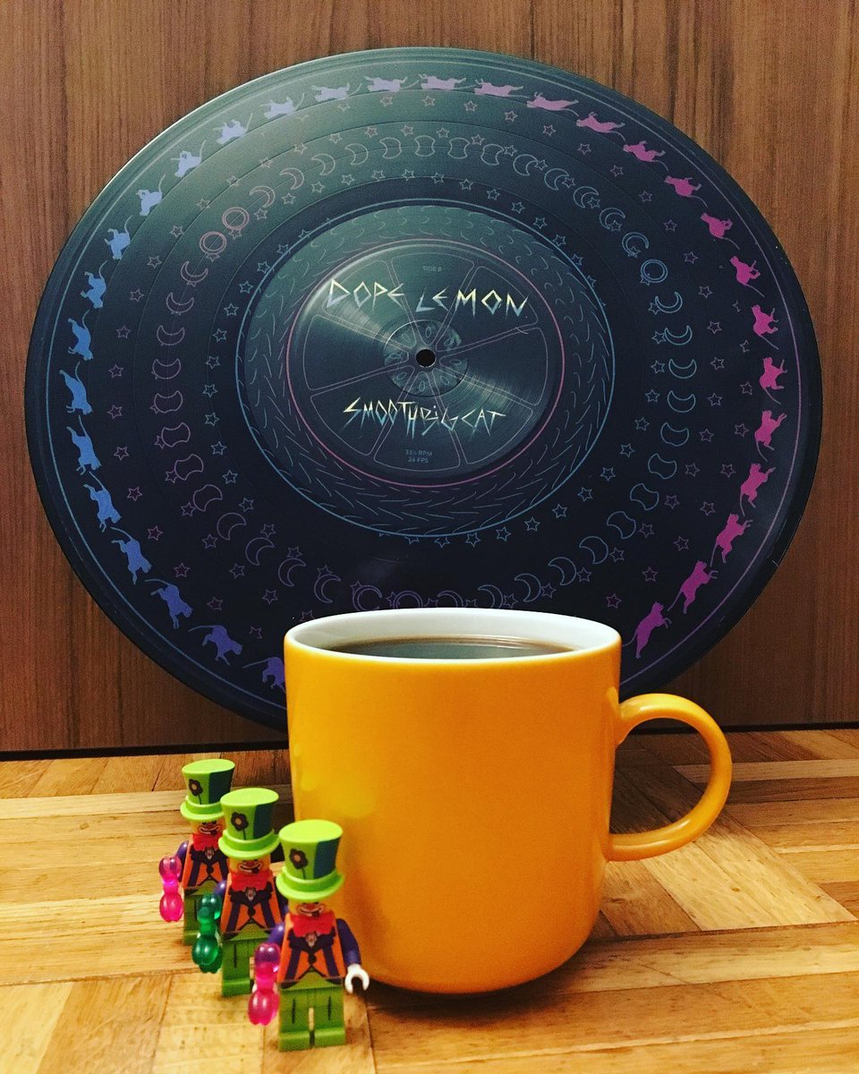 PenelopeScszy's tweet photo. Psychedelic chillout grooves and fun little dancing animals. Coffee is a test. New bio from Ethiopia. https://t.co/B6Q1CiUatD