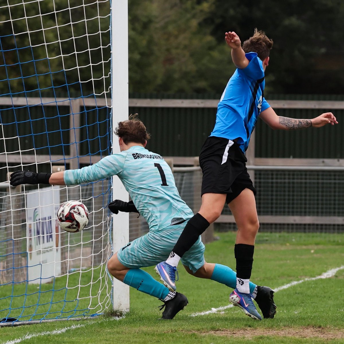 edmonds_alan's tweet photo. @BurnhamRamFC first goal of the comeback 
@ThurlowNunnL https://t.co/aFYfZgbY3r