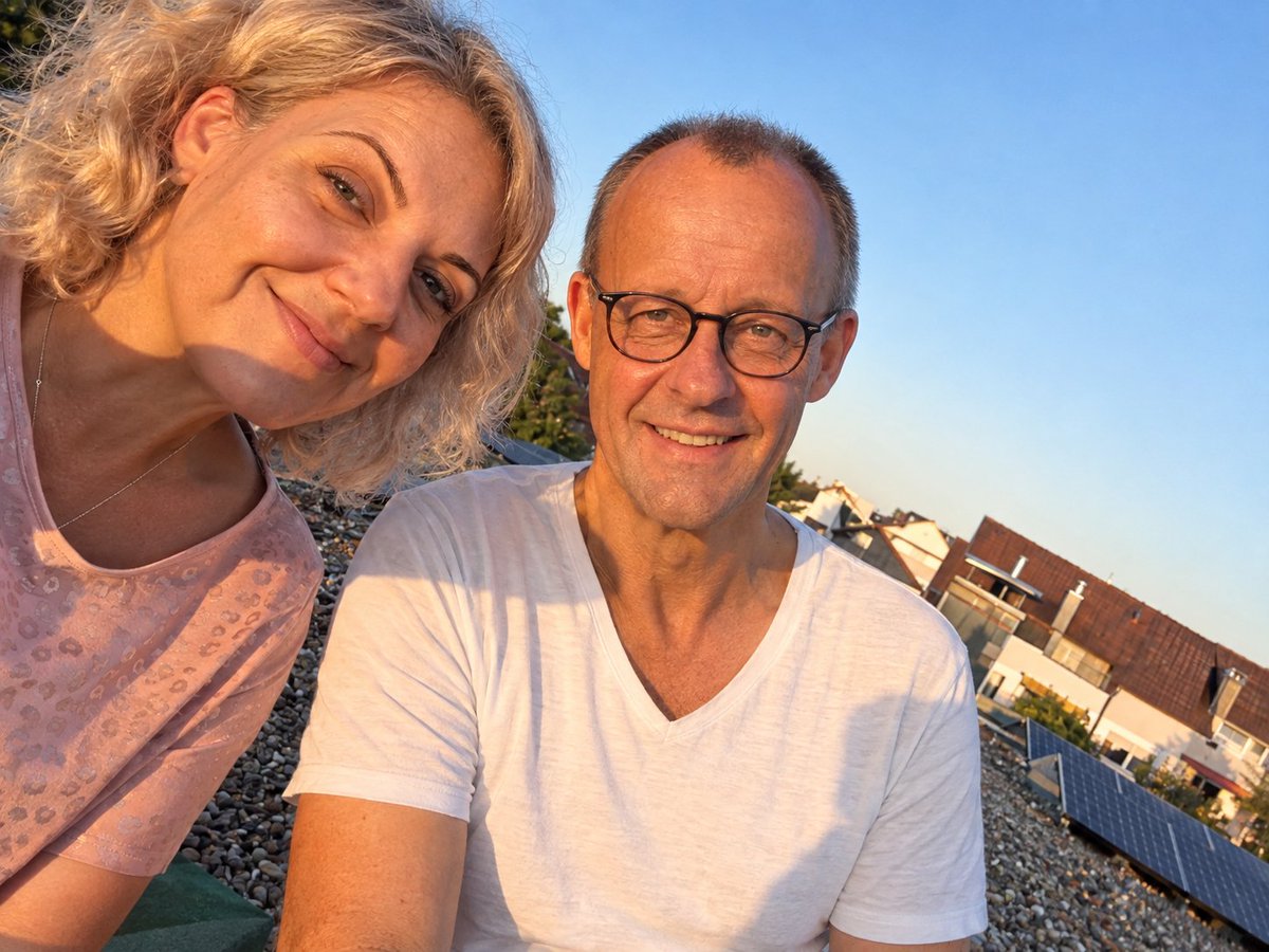 Jane_Banane_'s tweet photo. Wir haben das heute Nachmittag mal in ruhiger Atmosphäre alles durchgesprochen, am Montag ist es vorbei. 

Schönes Wochenende euch allen noch! https://t.co/TtTxaLXEPQ