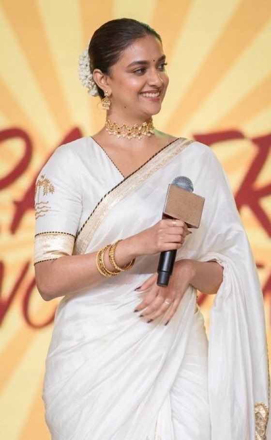 Haafiloffl's tweet photo. Hope #Dorothy will be a blockbuster for @KeerthyOfficial https://t.co/DV8LMdNYtg