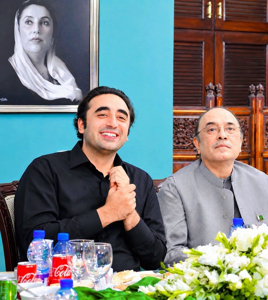NEWS_BILAWAL's tweet photo. Happy Birthday to My Chairman Bilawal Bhutto Zardari  ❤️🎂🎂💖 https://t.co/SFNAvjvuO8