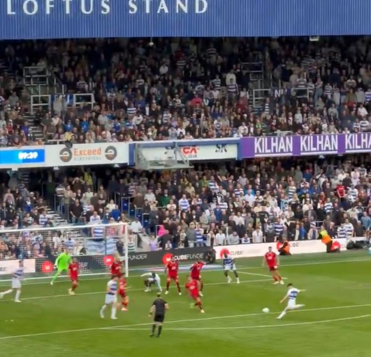 WillQPR's tweet photo. Talk to me again about that weak foot... #QPR https://t.co/EeovFaLVaA