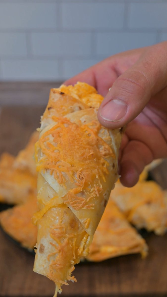 bbqfriend's tweet photo. Buffalo Chicken Roll Ups!

#appetizer #foodie #buffalochicken https://t.co/fV7JT7na6L