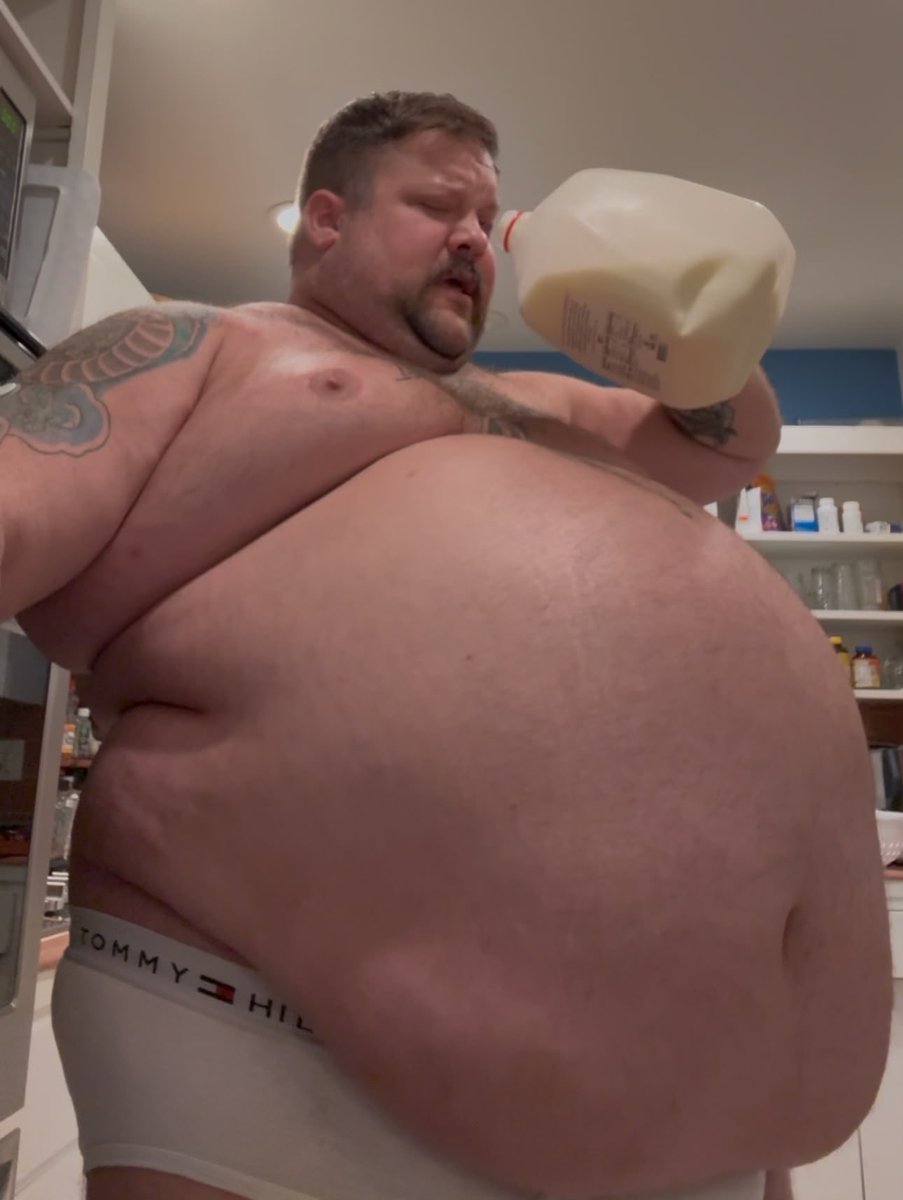 Grrth13's tweet photo. There’s a reason they made him retire from the force so early in his career… he got too fat for even the desk jobs.. I wonder how big he’s gonna get now that he just stays home and eats all day. https://t.co/DltEII4whJ