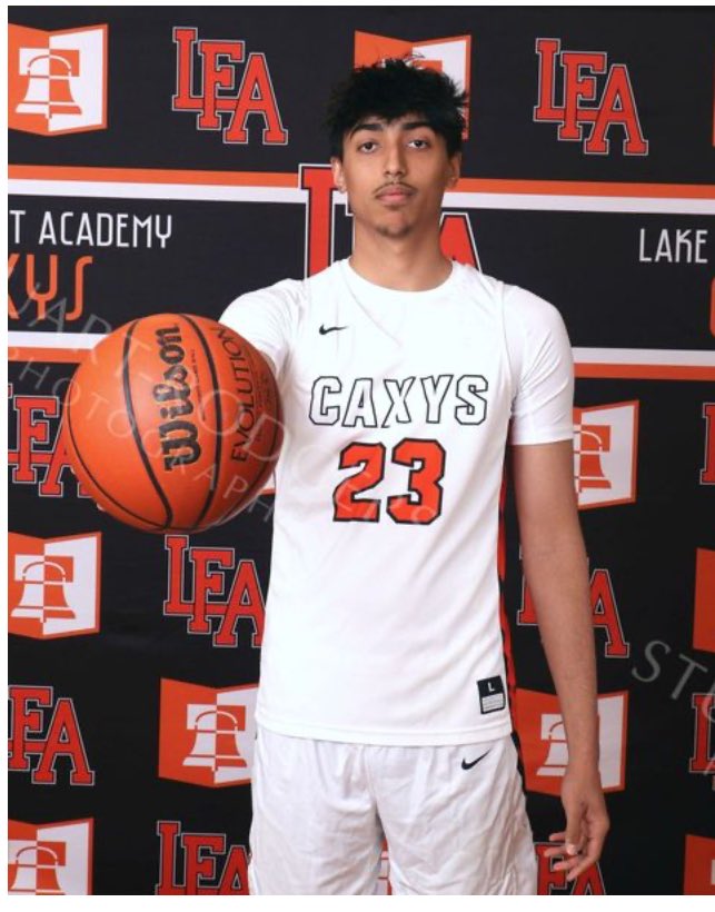trueevoluthoops's tweet photo. 6’6” wing Mekael Mian is a name to keep on your radar this season.

A top prospect in the 25/26 class, Mian redshirted last year after coming out of Lake Forest Academy (IL).

I had the opportunity to talk to Mekael about his thoughts going into the season. https://t.co/KrO2yseaM6