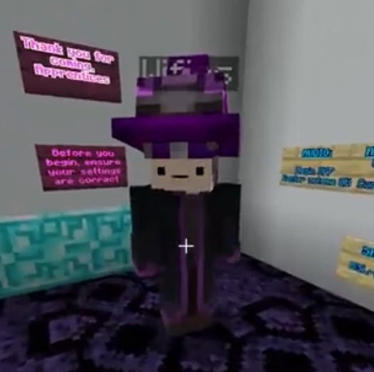 cchimoriw's tweet photo. he looks so stupid with his big ass hat https://t.co/MBU7L8kJd6