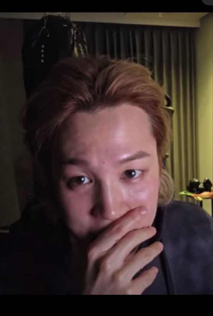 SVTs_Angels's tweet photo. @Romaoy2 @meiou3t4 Even your porkmin fav himself acknowledges how ugly he is and literally he wants what Tae has. Who are u to call ur fav a liar? 🤣💀 https://t.co/CfNz8ZaBnQ