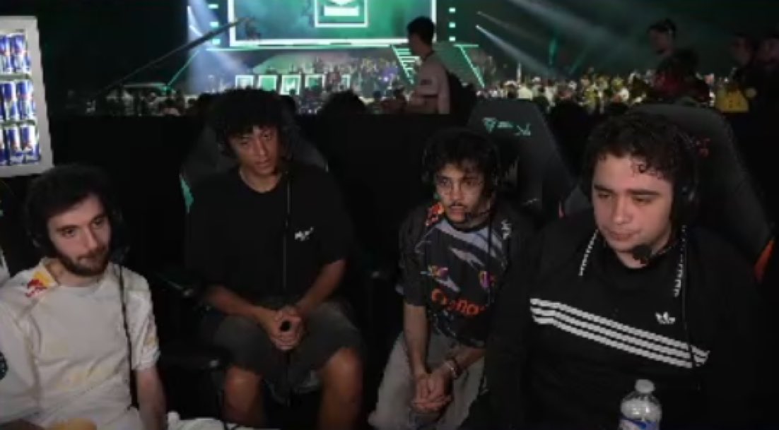 MovistarKOILoL's tweet photo. Hey @Kammeto dejadnos mañana stremear ahi la final que no se os ve disfrutar de Niza. https://t.co/olevzynnu4