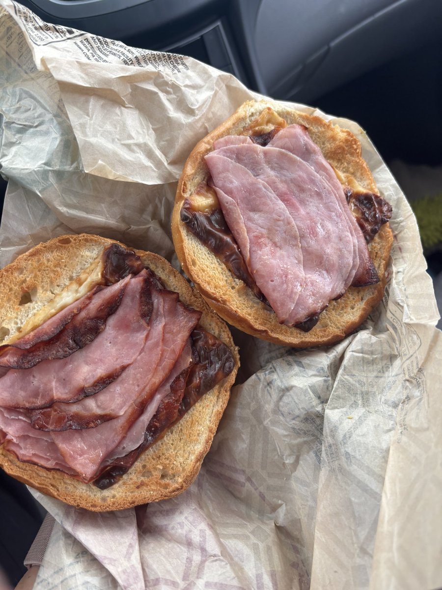 genavieve16's tweet photo. Absolutely in edible @Wawa https://t.co/izDx0ovZwY