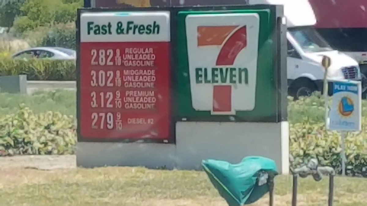 AlaskanLone's tweet photo. @ShamashAran This was back in May of 2017 in California. Gas here in texas a few days ago was 3.99 reg, 4.99 premium, 5.99 diesel. https://t.co/TZR4Pa3Qlb