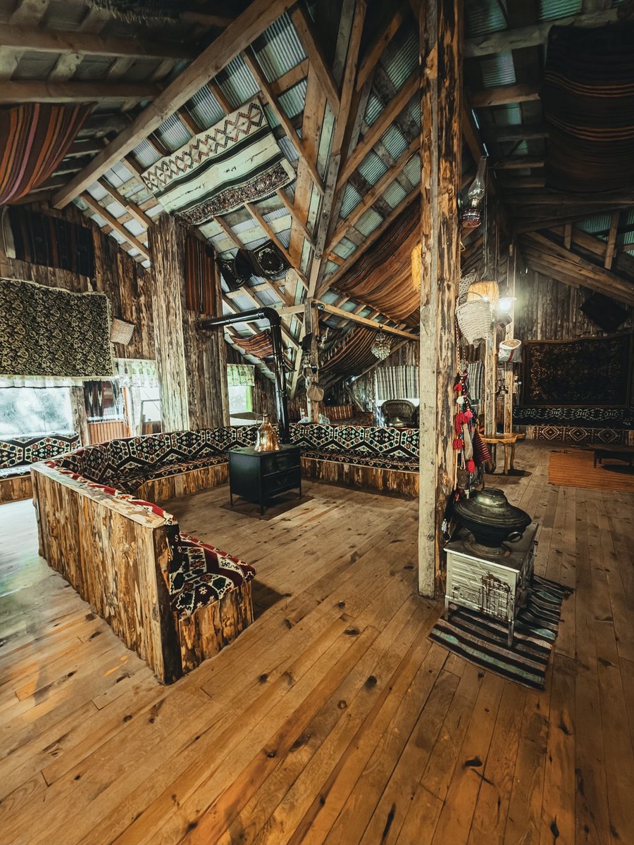 AntoneMara5b's tweet photo. Cazılar Creek, Trabzon (Özdil), Türkiye

A magnificent old village house

Camera: iPhone 17 Pro
Location: Trabzon https://t.co/9nnS9o3Qtd