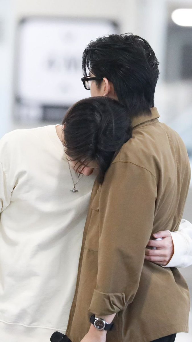 fujocchi24_'s tweet photo. I don't think I need to make this post, but I still want to anyway. Since for the I-can't-count-anymore, things like this keep happening around my loves: my fandom and my two lovely man. 

Remember Jimmy once said, "No expectations, no disappointment." directly, from his mouth. Which is, that's exactly what he's been asking to us all this time. 

We all love them, I know. We just want them to also love us back, that's for sure. We give them our love, so why can't they give the same amount of love for us. Yeah, that's fair enough. 

Having hope, expectation, request, wishlist or asking for something is never wrong. Being sad and hurt when all of  those you want didn't even become a thing is also not wrong. NEVER, really.

But when all the feelings mix up, make you start to lose your mind and then becoming out of sense; that's when the problem begin. And I can say, you don't have any right to hoping for anything no more. 

" Love yourselves first more than you love us. "

That's also what our man been saying in the past. They never forget to check on us, one of them always ask about whether we already eat or not; to make sure we can go back safely, say thank you for coming to see them, stay in the seat for longer time than others just to make sure they can greet and thank us all till the end. 

They're good, my loves. 🥹
Our JimmySea is always been good.

What makes them seem less care to us is because our own expectations. Especially since we didn't get as much moments like they had in the past. Like the way they share it back then. So many change, so many new things, so much different situations happened that make us keep wondering. I know and I understand. Some of it even becoming source of invalid news, being a nonsense rumors, to the point they need to keep say it again and again;
"We're okay, everything is normal." 

But why ... some us act like we don't need to know that? 

Like, no matter how many times they say it, they show it, they let us know, but still, this thing today keep happening 🥹

No need to say, right? But then why we started to demand them to keep saying everything?

I don't really want to blame anyone, like others already said in the timeline, all the thought and feelings are valid. It's okay to feel that way. If it's can makes you feel better or less frustrated, that's fine. The thing not okay is when you start to throw hate and bad speculations to both of them, which you said you love them. Right? Then, why? 

Don't forget how many good times and happiness we already share together, as fandom; NomNom and with JimmySea. Just because one thing being forgotten, doesn't mean they love us less. Mutual understanding is needed here. 

Let's be real. As fans, we can't always hype them or be with them for 24/7. So I think it's also okay  for them if they couldn't always gives us what we wants. 

It's up to us. It's up to them. Win win solution. Back to my second paragraph sentence.

One last thing I want to say is;
Before you guys get mad or sad, remember what we've been through on this since day one. Reason why we can stay with JimmySea to this day. Because we create our fandom like this for them. With our loves; sincerity, patience, and much understanding. 

Proud as NomNom. 
Proud to JimmySea. 
To we all, please take good care of your health. Both mentally and physically. 💜💙✨

Let's keep support #JimmySea and pray the best for IWASY till the end. 🤟🏻

As for @jimmyyjp_ & @Sea_tawinan , you both did great today. Thank you for making such a special moments for us again. Don't forget to get enough rest na~ love chuu so muuuccch 💋